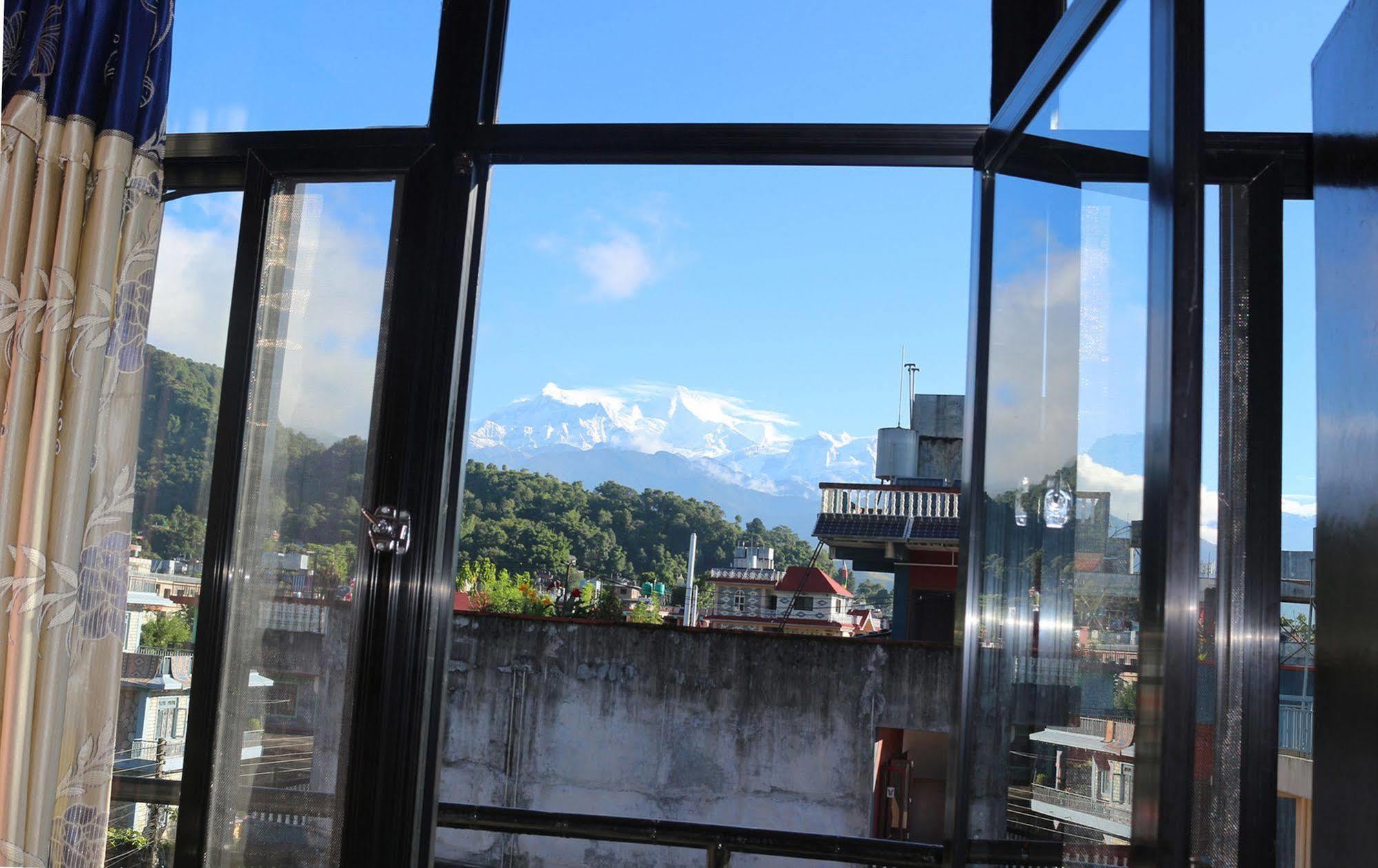 Hotel Buttercup Pokhara Exterior photo